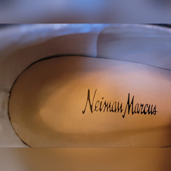 NEIMAN MARCUS BLACK QUILTED LEATHER HIGH HEEL PEEP TOE BOOTIES 40 9 - Picture 8 of 10